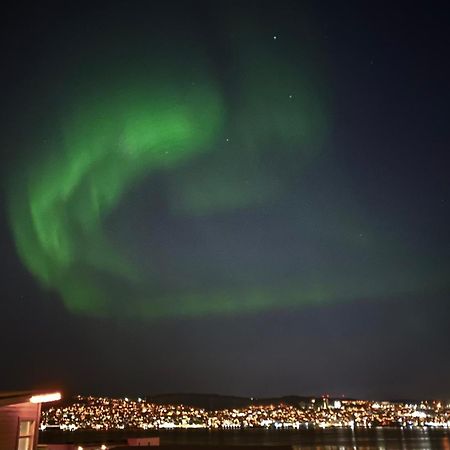 Polar Cozy Apartment - With View And Free Parking Tromsø Buitenkant foto