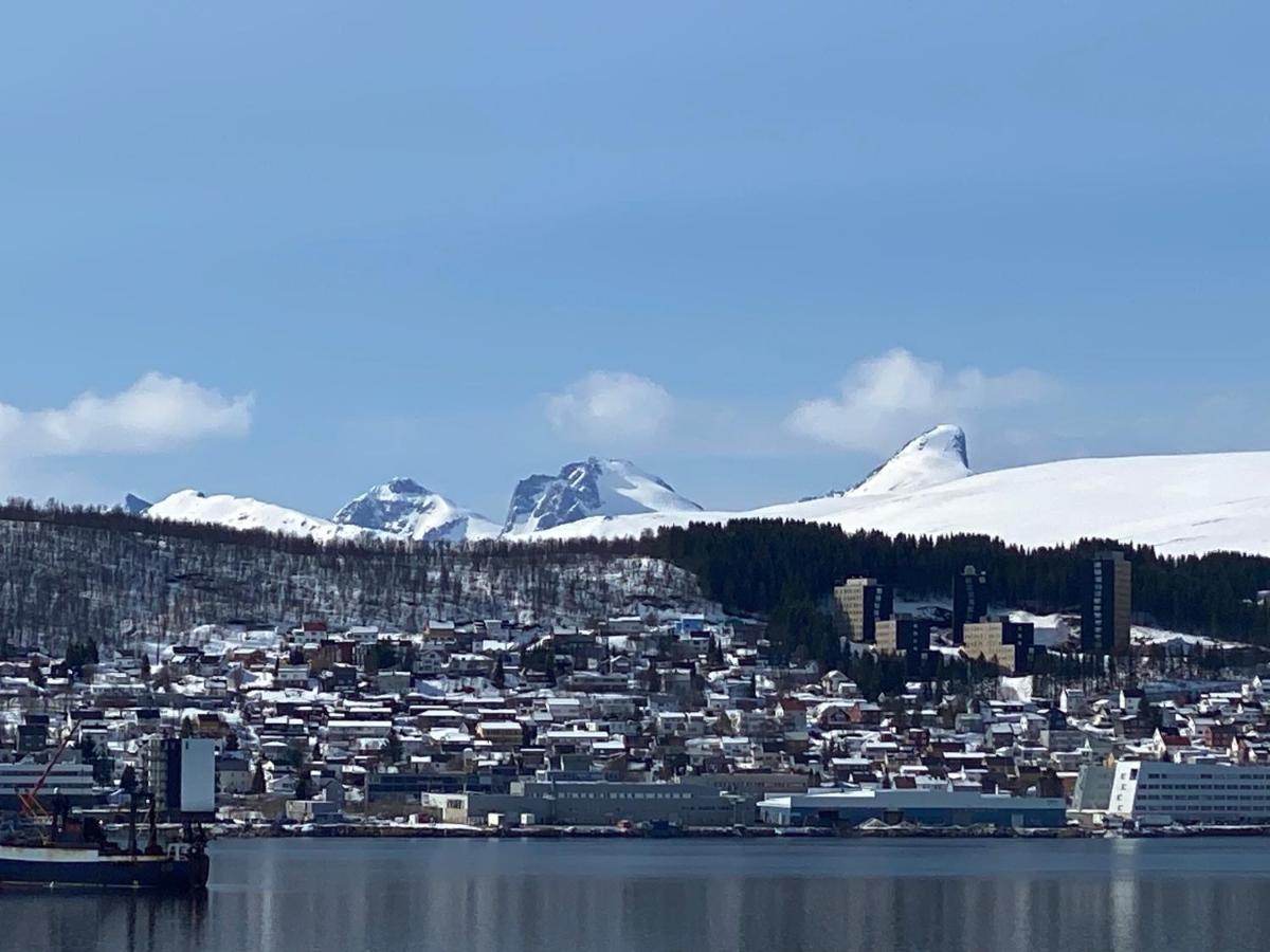 Polar Cozy Apartment - With View And Free Parking Tromsø Buitenkant foto
