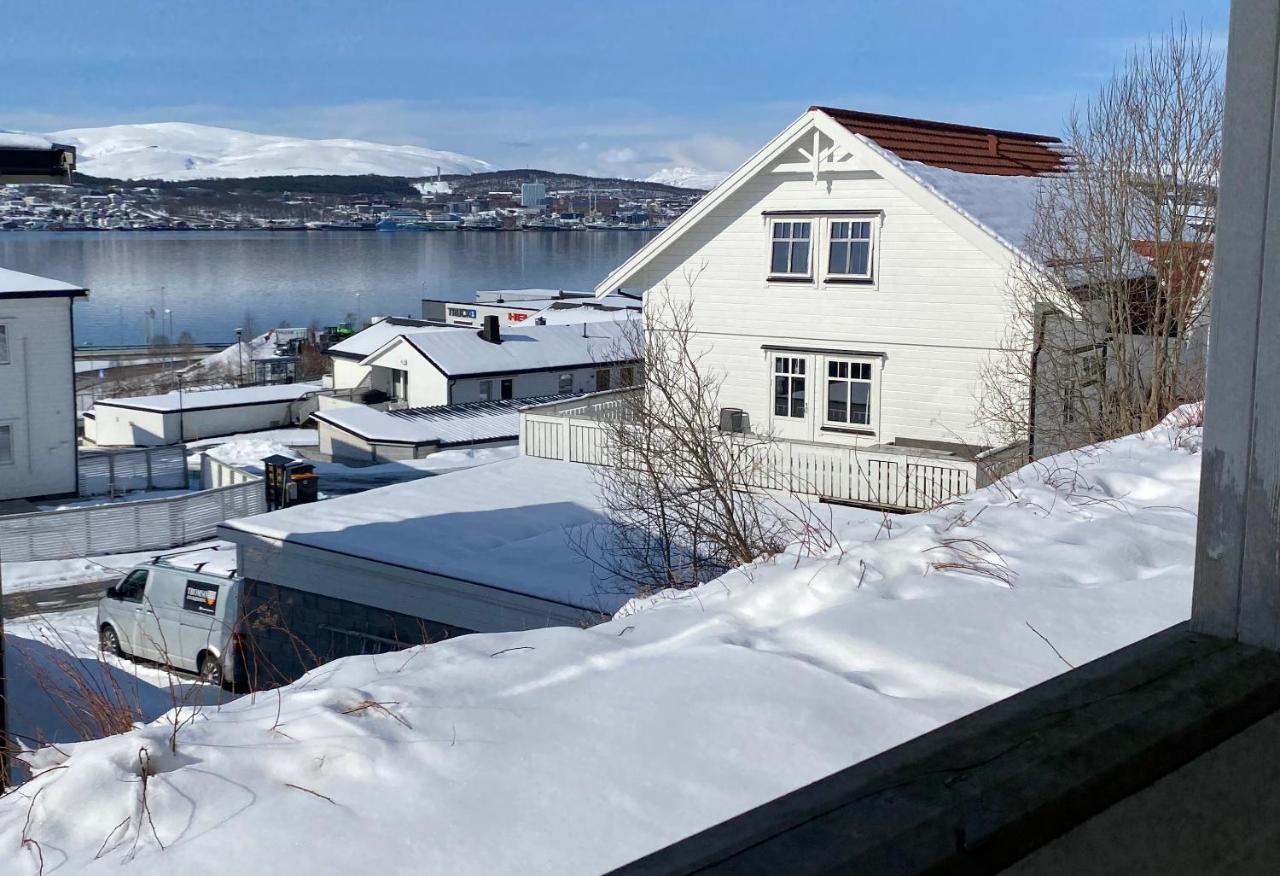 Polar Cozy Apartment - With View And Free Parking Tromsø Buitenkant foto