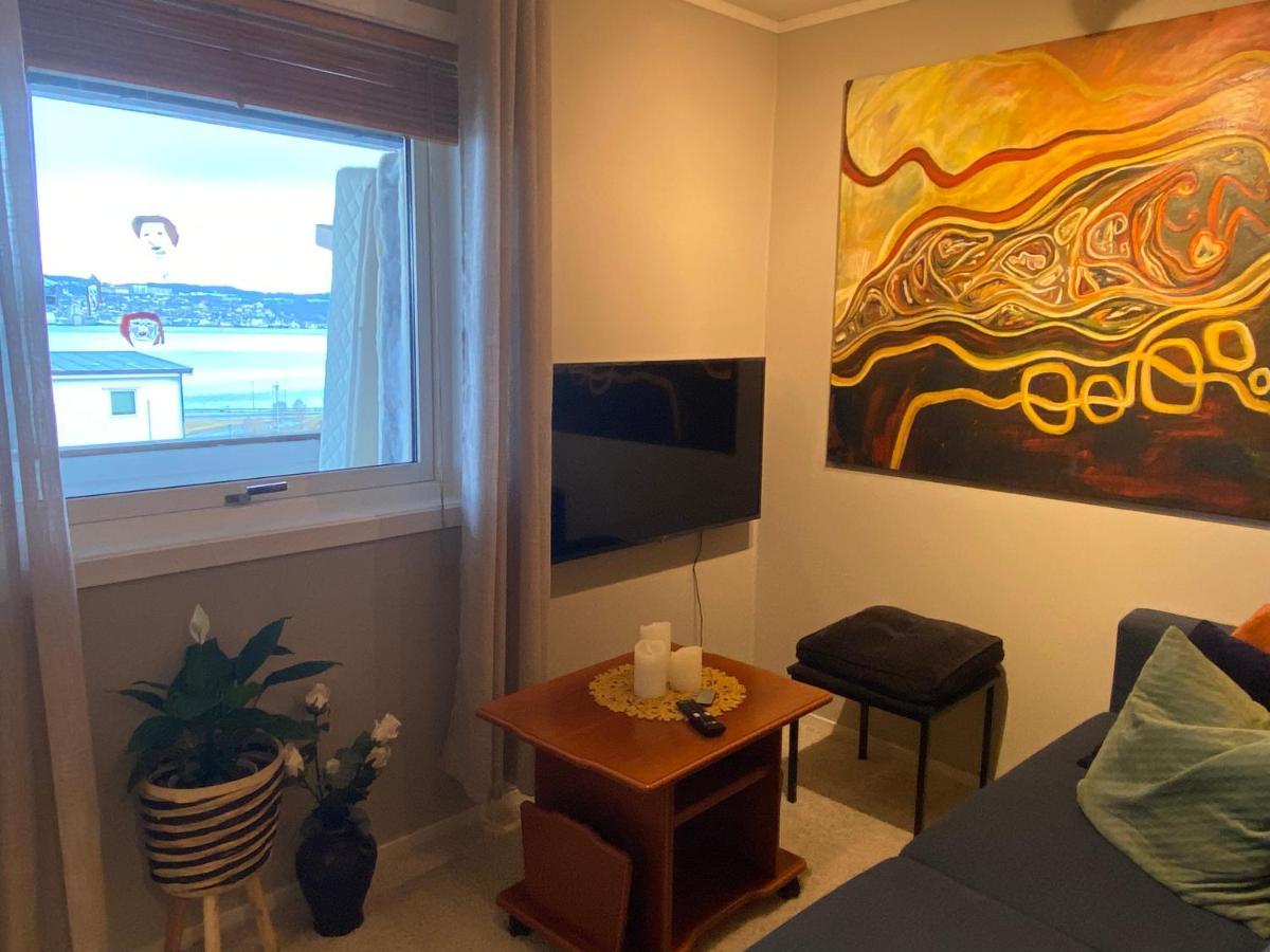 Polar Cozy Apartment - With View And Free Parking Tromsø Buitenkant foto